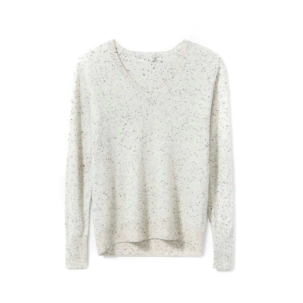 Stars Above Off-White Cream Oatmeal Speckled with Black Dots Knit V-Neck Sweater